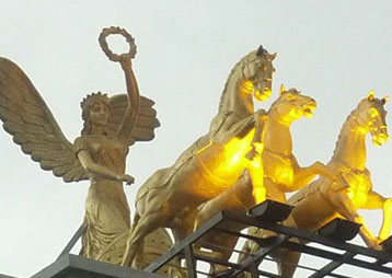 合肥琴港欧式人物战马雕塑—安徽华派雕塑制作